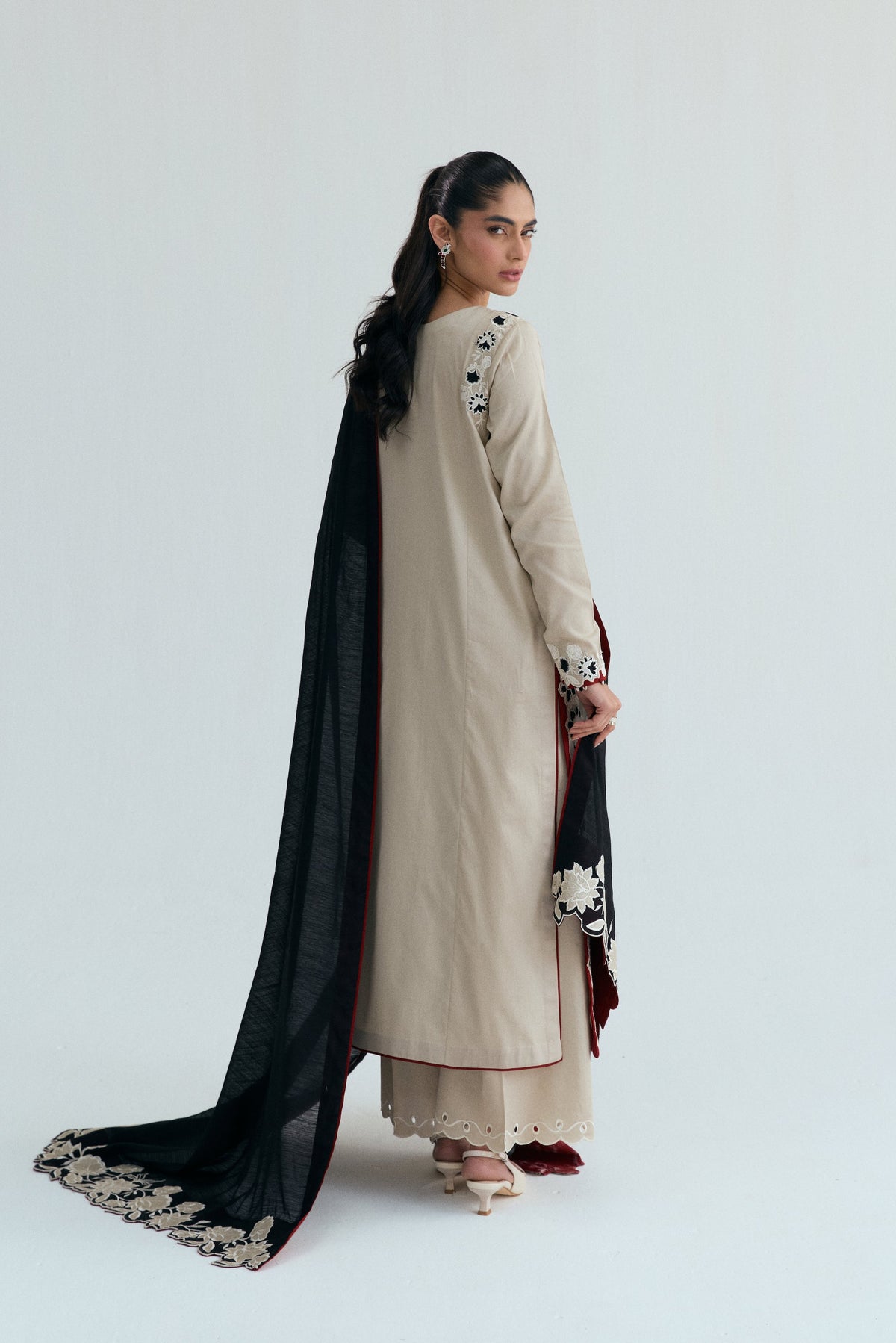 Fawn Pakistani Suit Back Design – Elegant Women’s Salwar Kameez