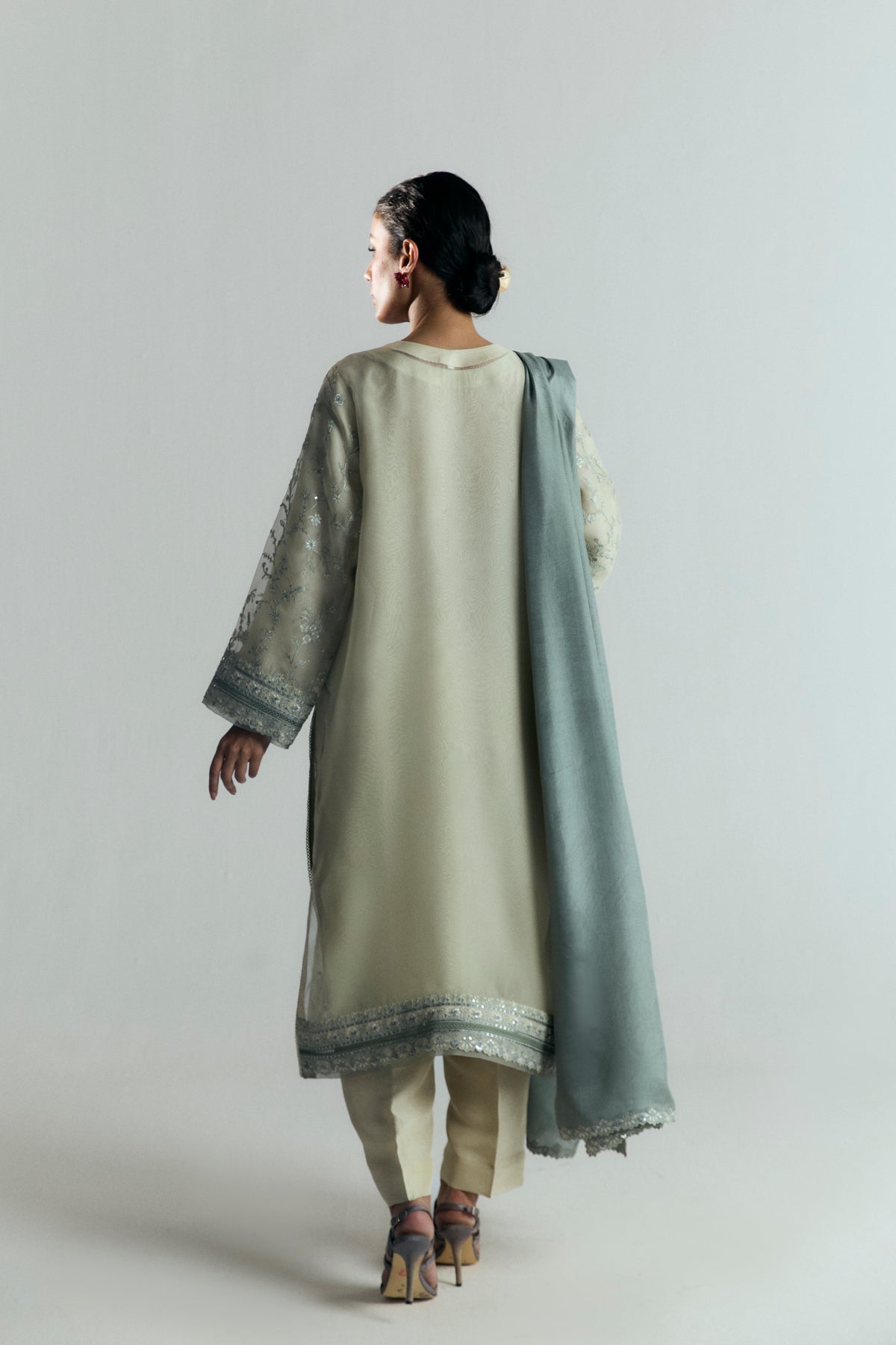 Mannam Frost Set styled — white organza kameez with tonal embroidered dupatta