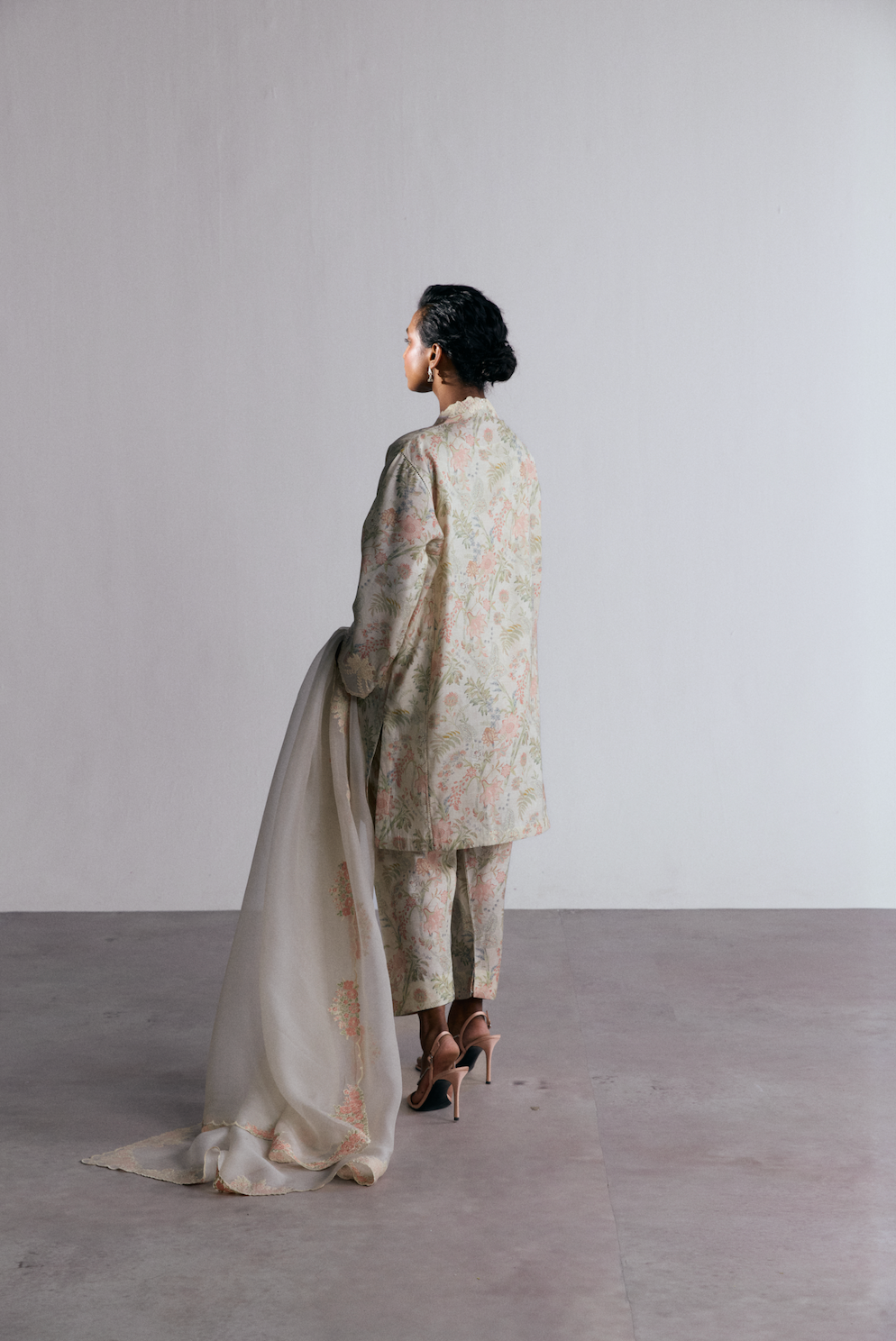 Elegant khaadi silk traditional ivory Pakistani kameez set for women — wedding and festive occasion wear with pockets UK